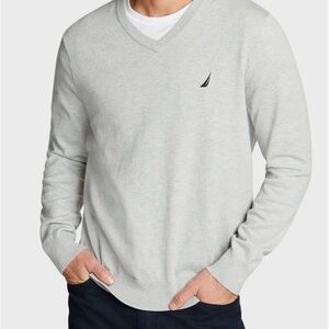 Nautica Men's Gray V-Neck Sweater